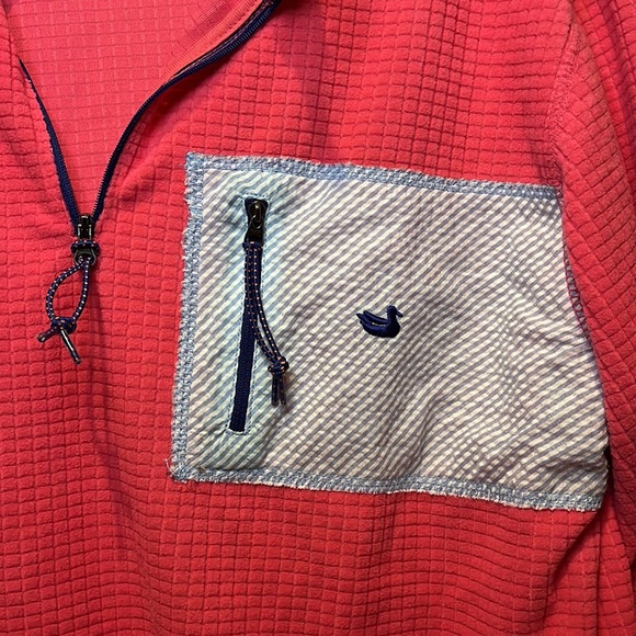 Southern Marsh FieldTec™ Dune Pullover Pink w/ Seersucker size Medium - Picture 3 of 10